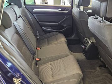 Volkswagen Passat Variant - 9