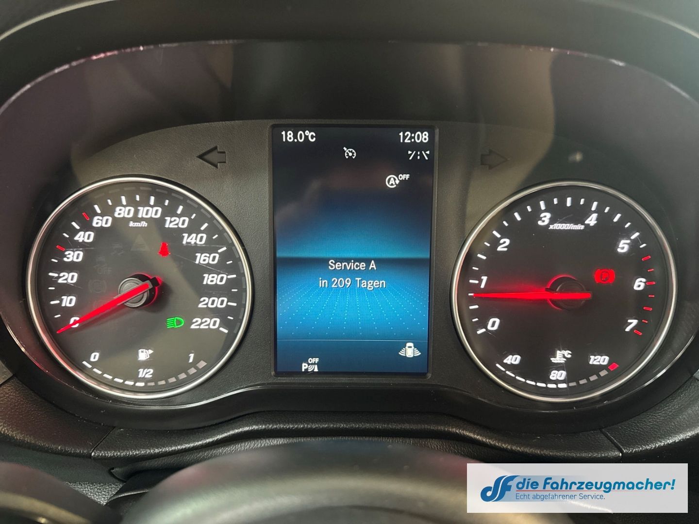 Fahrzeugabbildung Mercedes-Benz Citan Kombi 113 Tourer AHK DAB SHZ Totwi Spur.Ve
