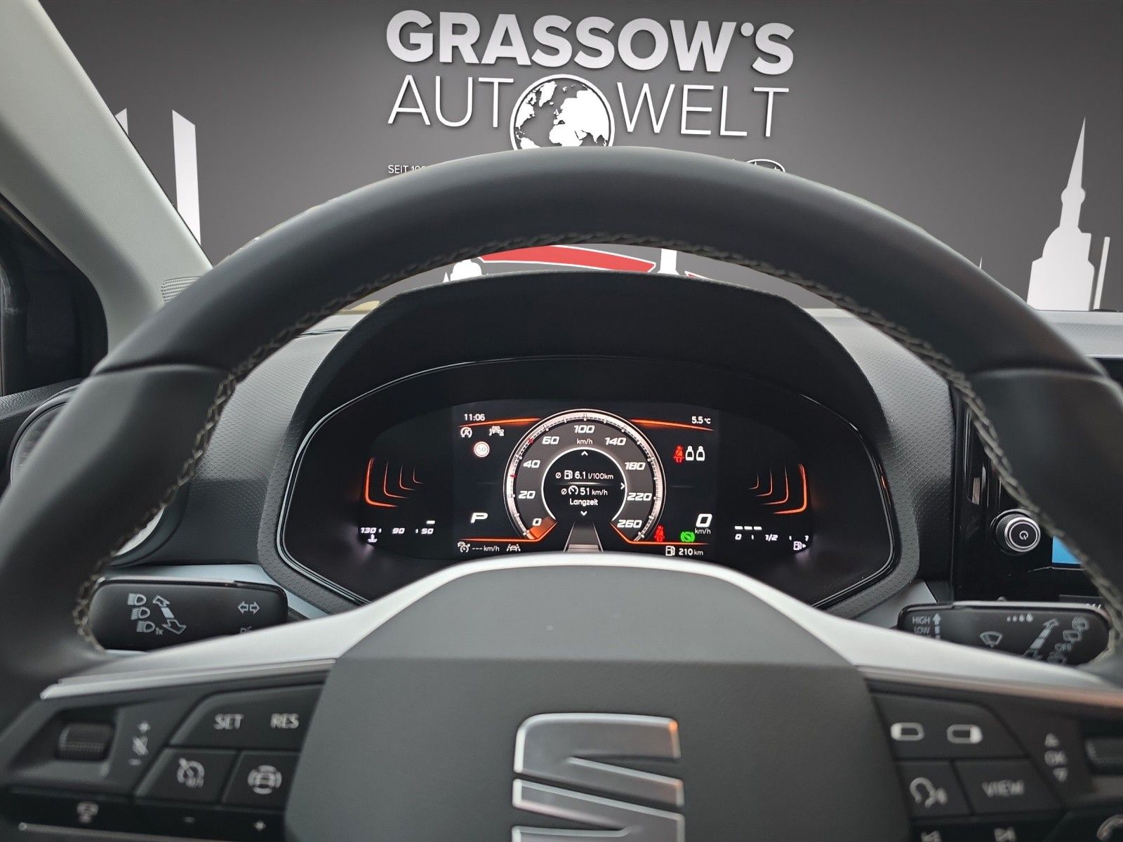 Fahrzeugabbildung SEAT Ibiza 1.0 TSI DSG LED/SHZ/RFK/PDC/APP