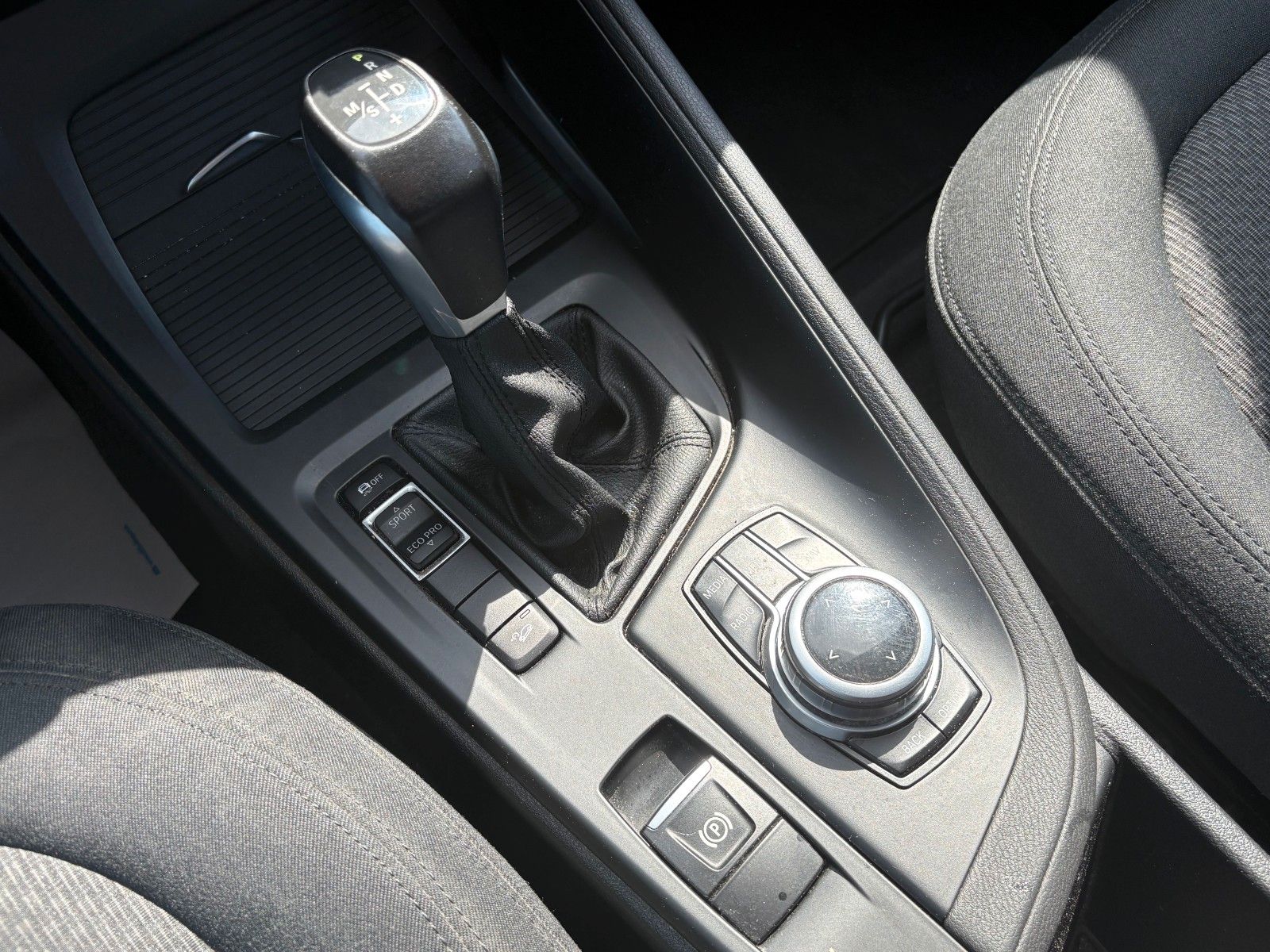 Fahrzeugabbildung BMW X1 xDrive18d Aut. Navi M SPORTLENKRAD Scheckheft