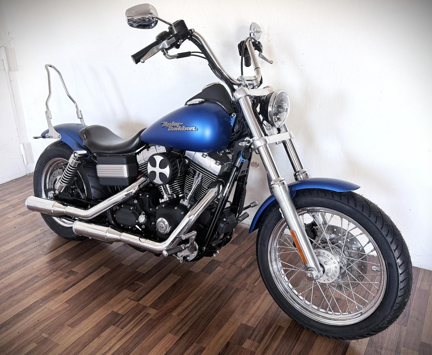 Harley-Davidson Dyna  Street Bob Custom 200er 1. Hand