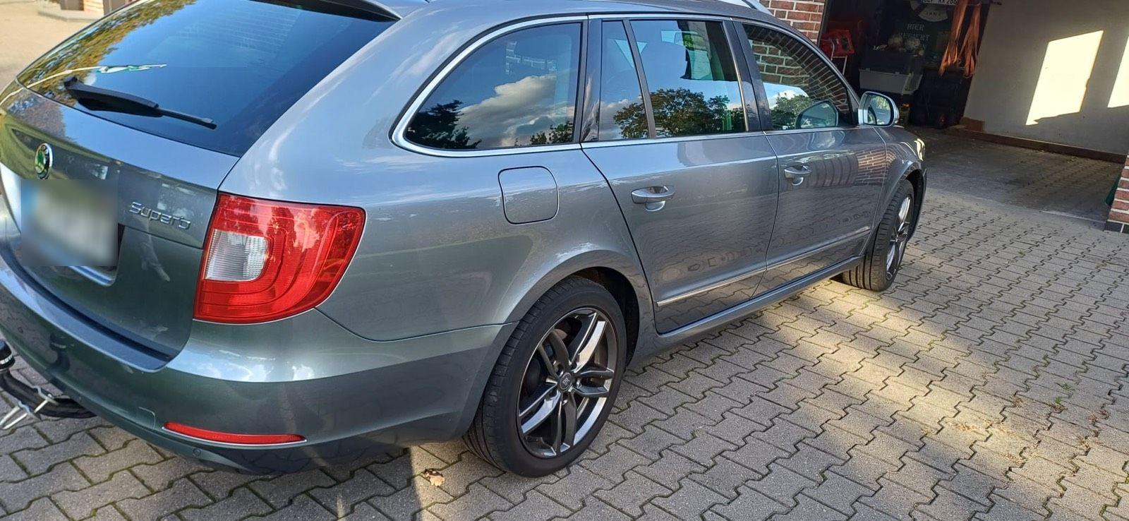Skoda Superb 2013 — photo 9