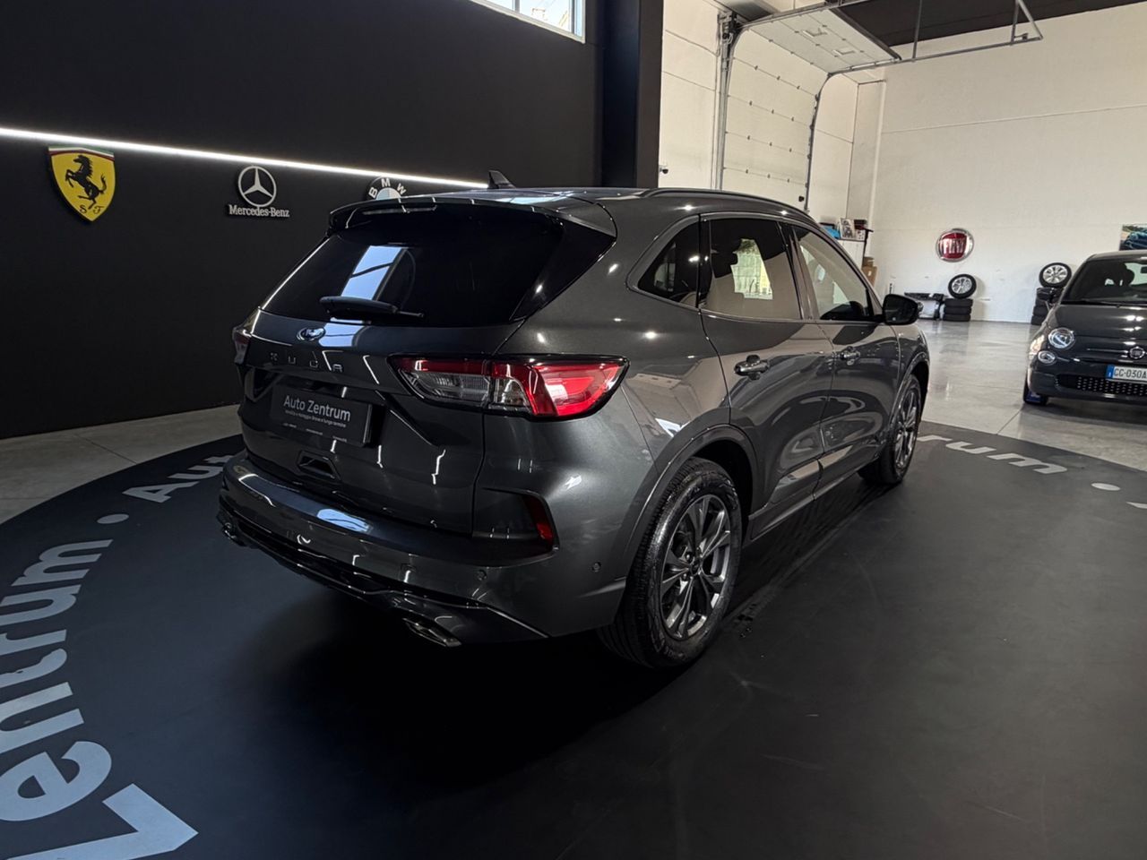 Ford Kuga 1.5 EcoBlue 120 CV aut. 2WD ST-Line X imagem 2