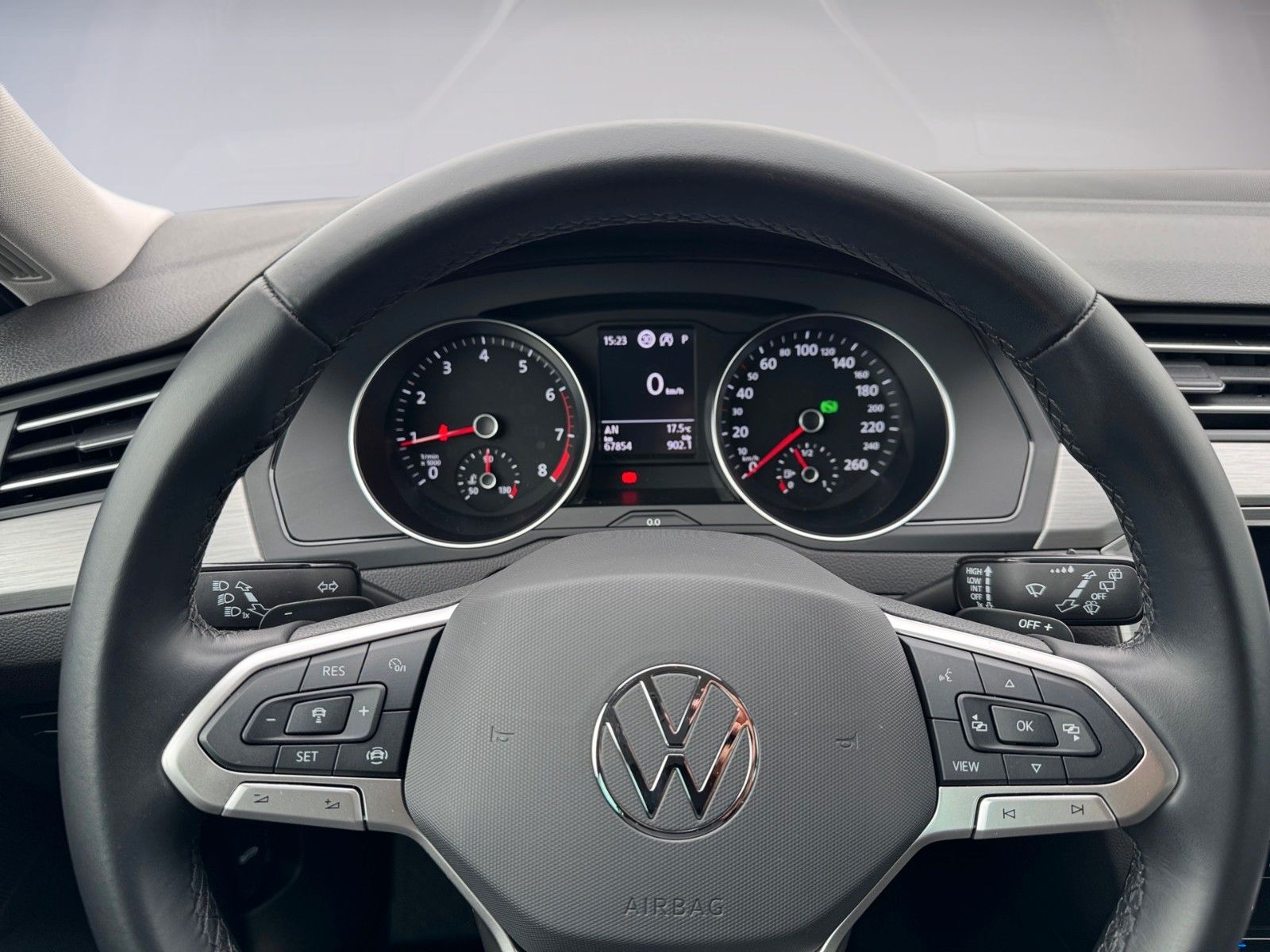 Fahrzeugabbildung Volkswagen Passat Variant 1.5 TSI