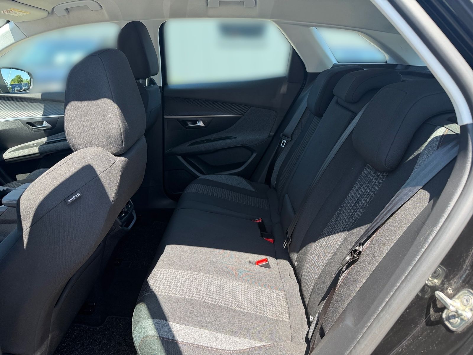 Fahrzeugabbildung Peugeot 3008 1.2 PureTech 130 Active