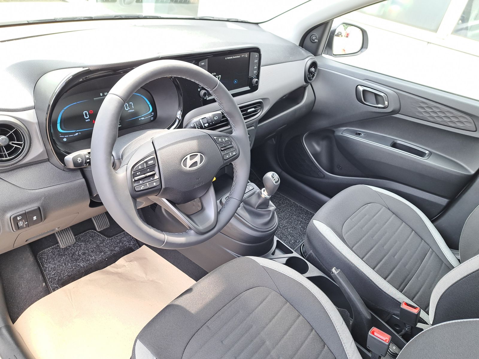Fahrzeugabbildung Hyundai i10 1.0 MODELL 2025 NAVI WINTERPAKET KAMERA DAB