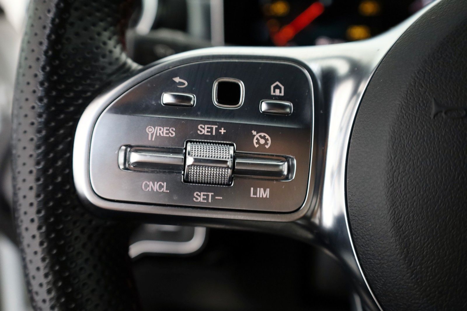 Fahrzeugabbildung Mercedes-Benz A 220 AMG Line T.Leder,Navi,LED,Kamera,SH,SR+WR