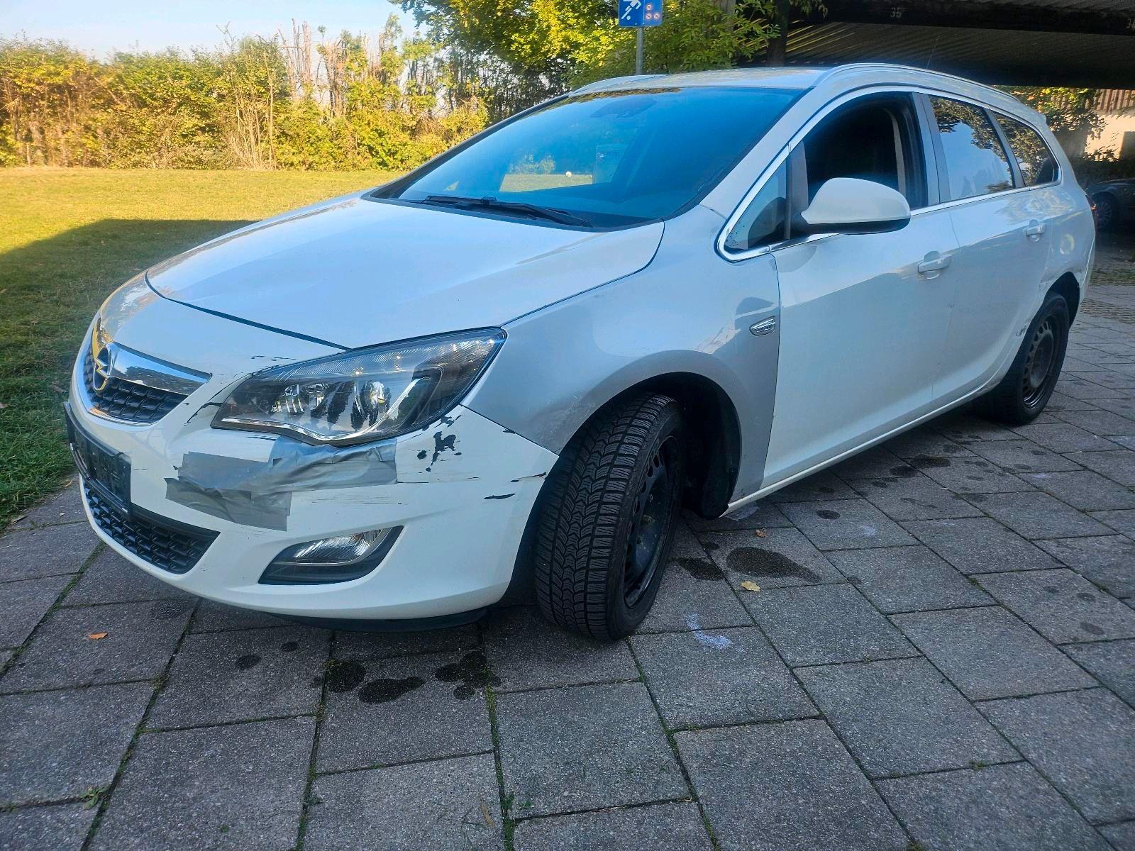 Opel Astra 2012 — photo 6