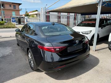 Alfa-Romeo Giulia - 5