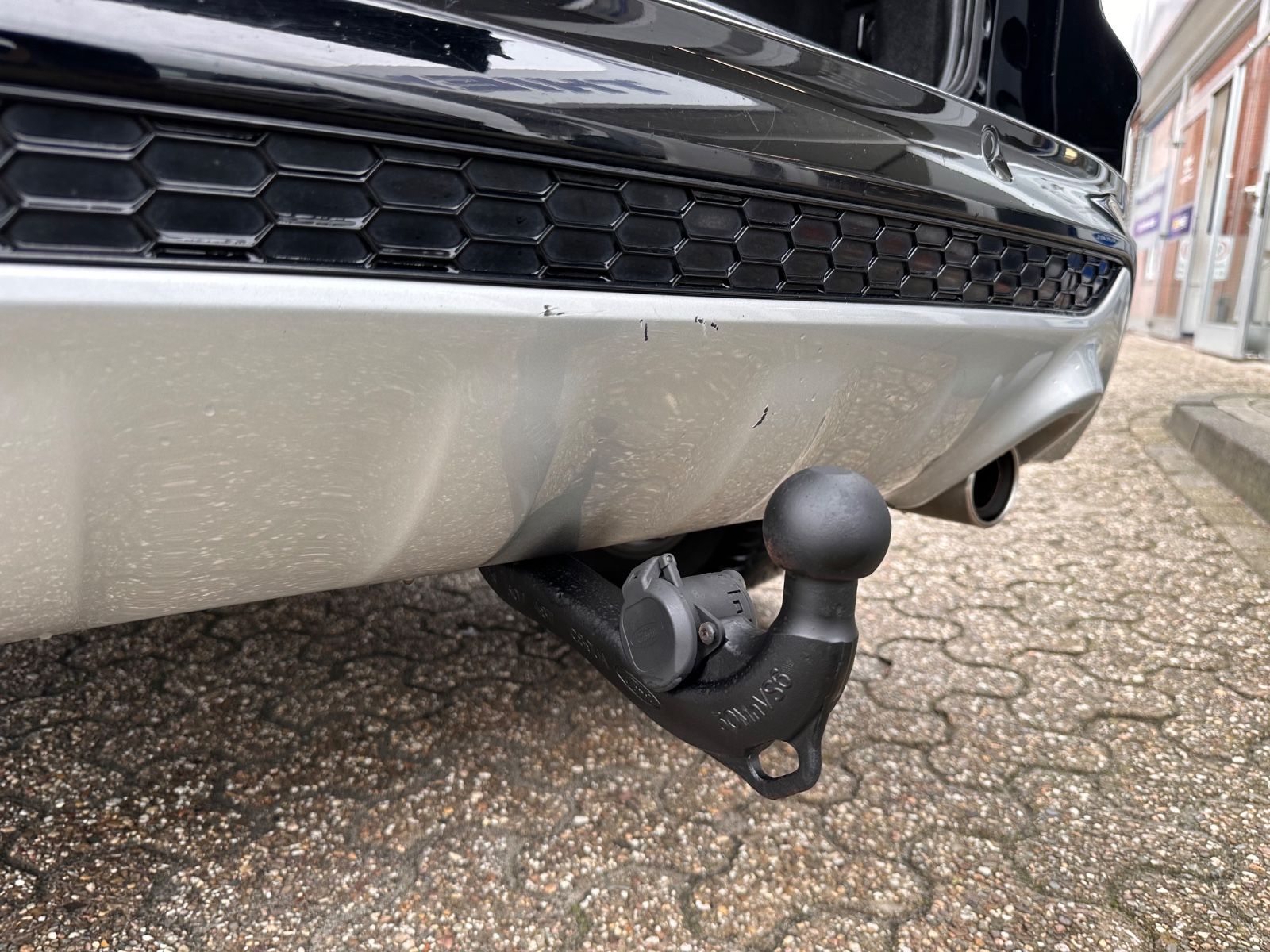 Fahrzeugabbildung Ford Kuga Vignale 2.0 TDCi 4x4 AHK/ACC/BiXenon/Keyfre