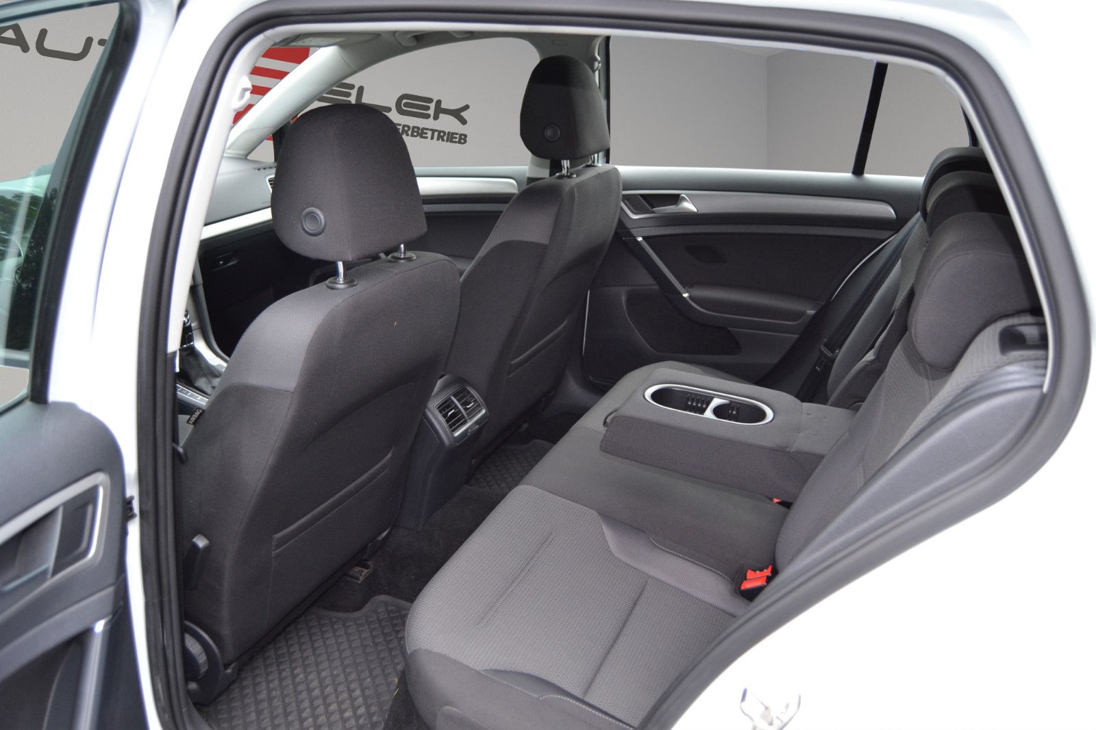 Fahrzeugabbildung Volkswagen Golf VII Lim. Comfortline BMT INSPEKTION TÜV NEU