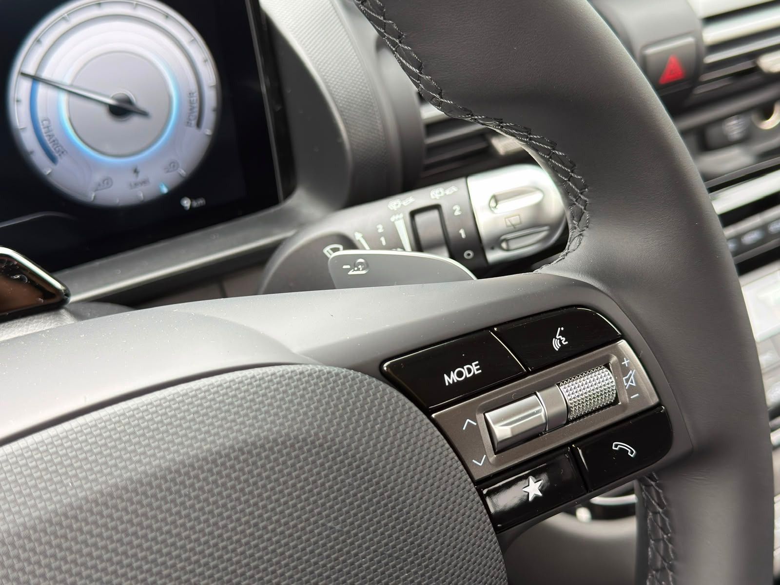 Fahrzeugabbildung Hyundai INSTER Trend 85kW *RW370KM*Totwinkel*ACC*360°