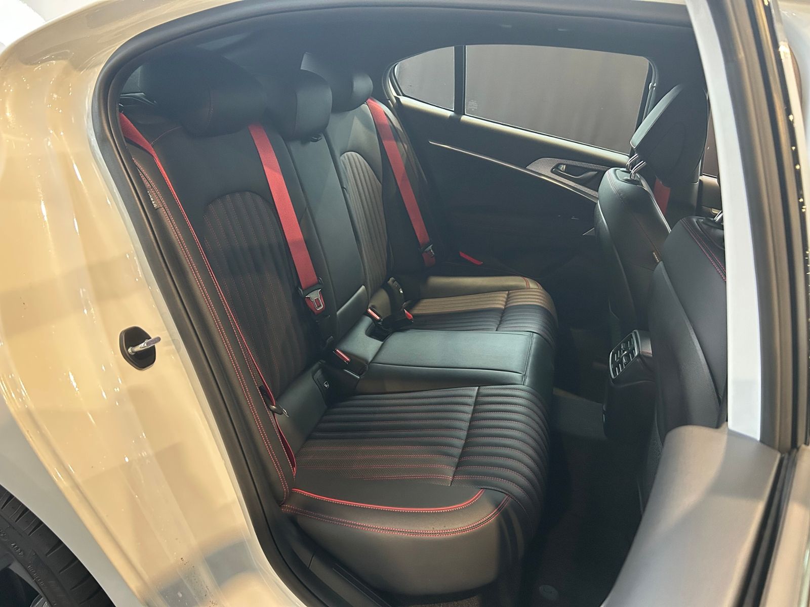 Fahrzeugabbildung Genesis G70  Shooting Brake2.2D AWD Sport Head Up D.