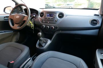 Fahrzeugabbildung Hyundai i10 Style #32 TKM #Einparkhilfe hinten