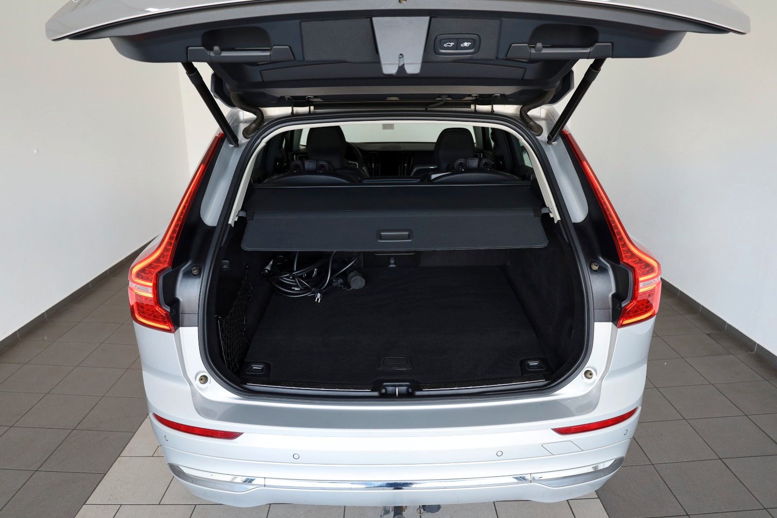 Fahrzeugabbildung Volvo XC60 T6 AWD Inscription,Kamera,4xSH,ACC,Pano,AHK