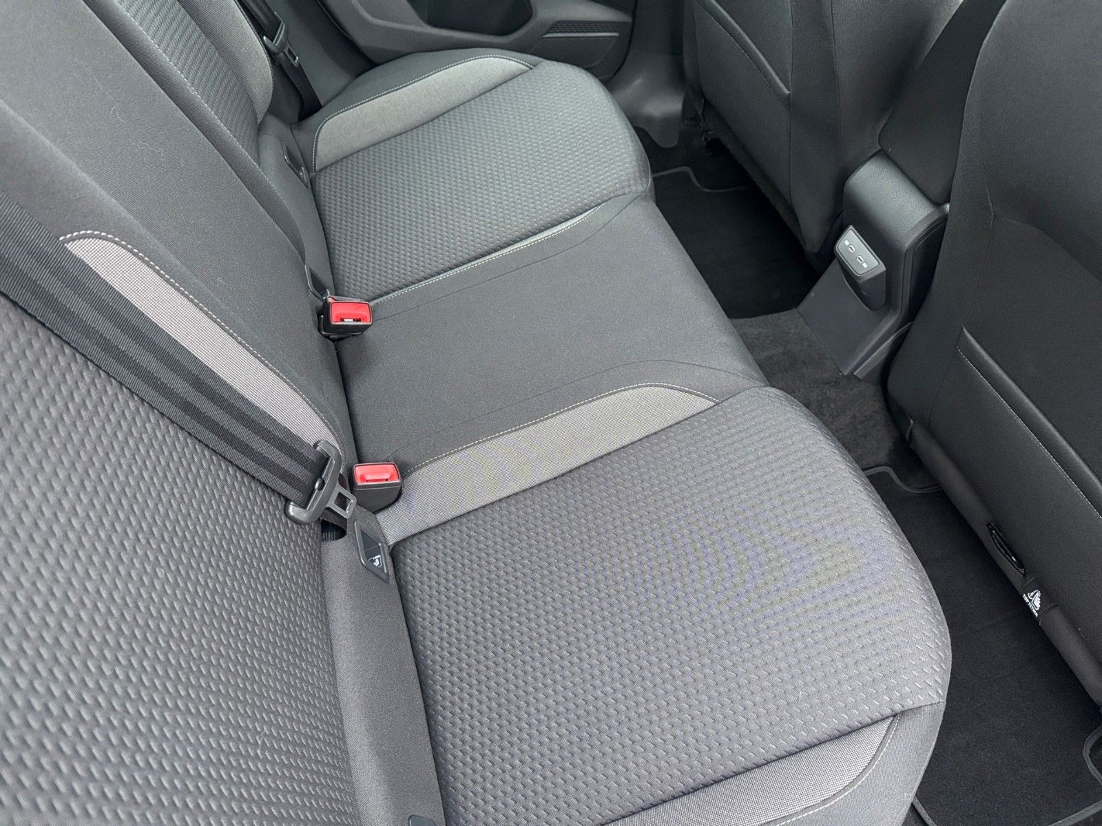 Fahrzeugabbildung Volkswagen Polo Life 1.0 MPI