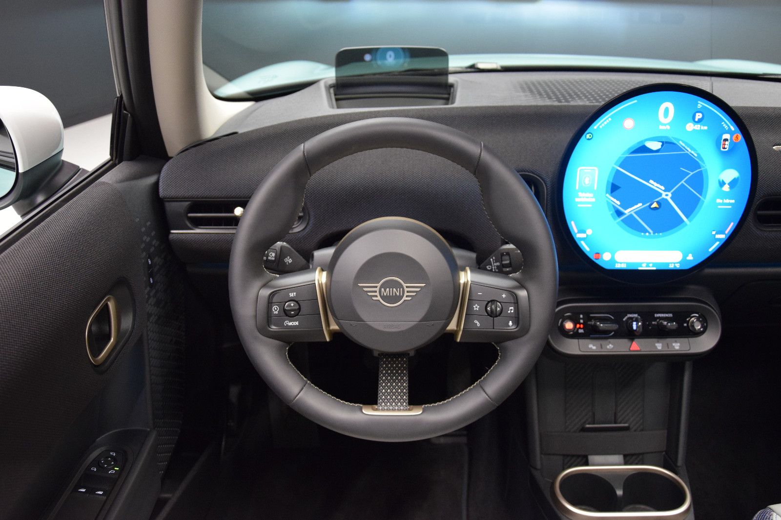 Fahrzeugabbildung MINI Cooper C Classic Trim Paket-M Pano HuD Kamera