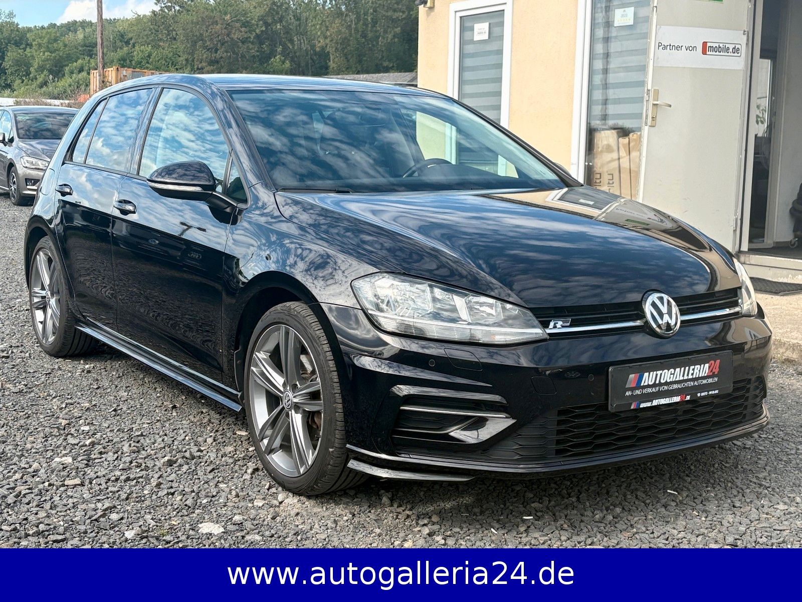 Fahrzeugabbildung Volkswagen Golf VII 1.5 TSI ACT DSG Sound Navi R-LINE ACC
