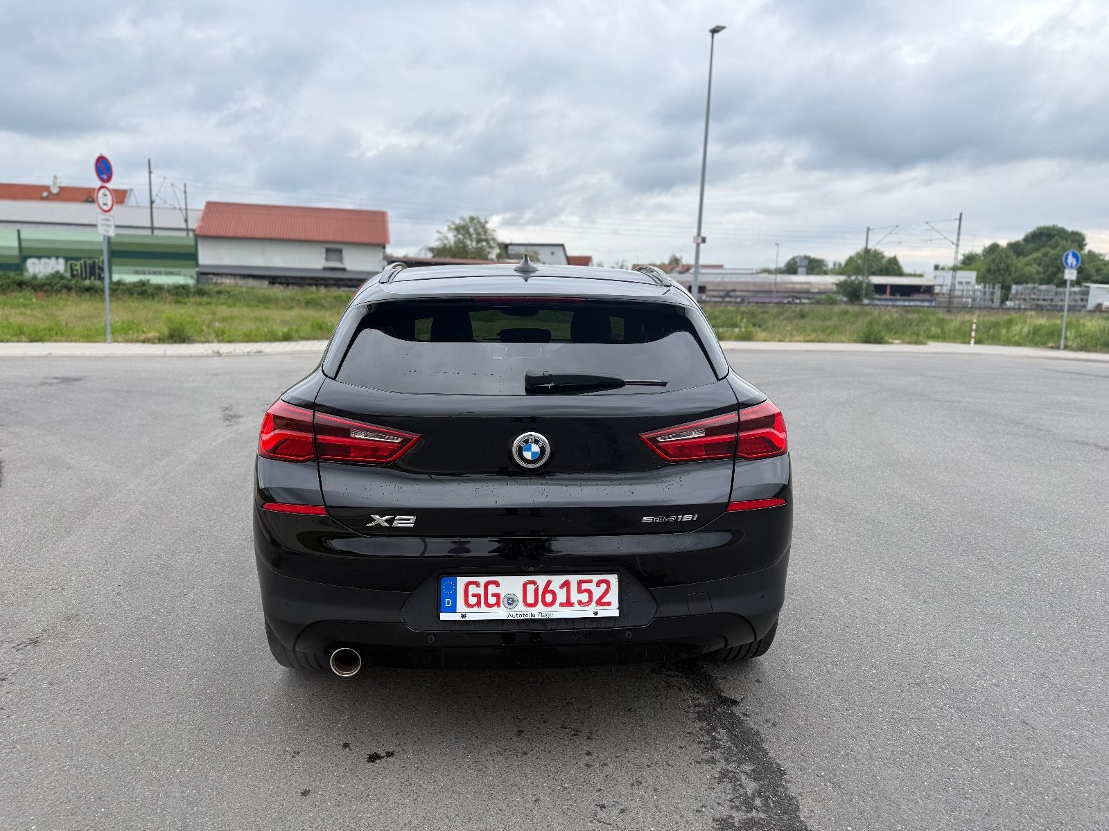 BMW X2 sDrive 18 i *SPORTSITZE+KAMERA+NAVI+18"ZOLL* foto 11