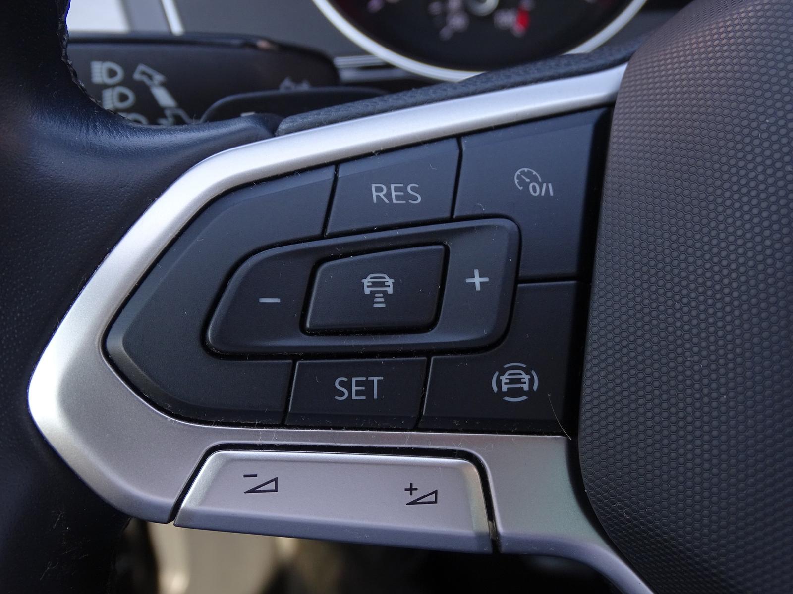 Volkswagen Passat 1.5 TSI Business LED ACC Navi AHK, миниатюра 17