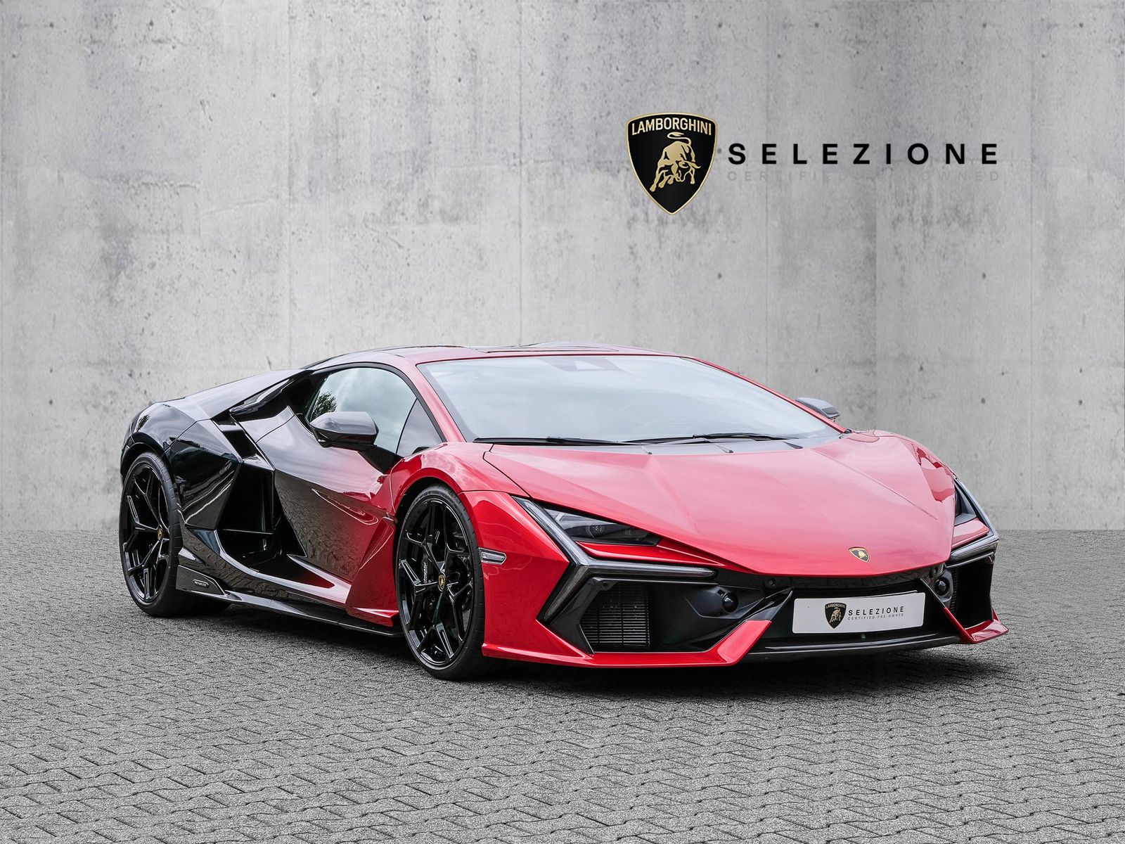 Lamborghini Revuelto Fading Rosso Bia to Nero Granatus