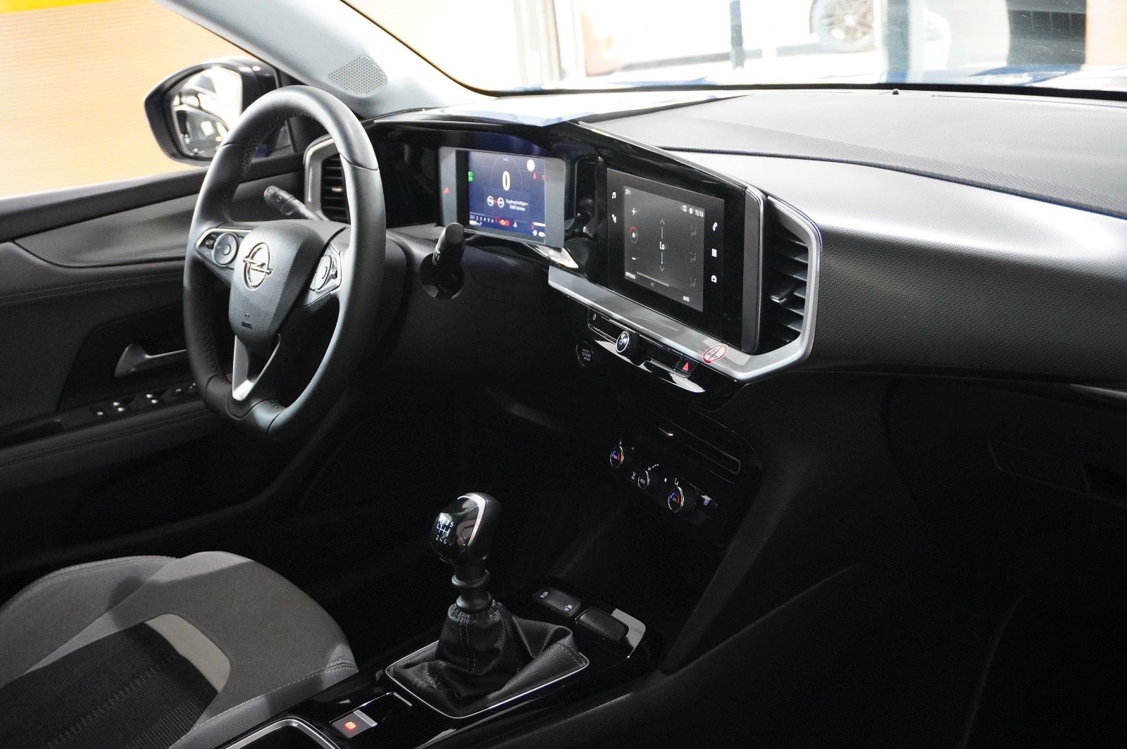 Fahrzeugabbildung Opel Mokka ELEGANCE 1.2T NAVI/LED/KAMERA/SPORT/SH/DAB