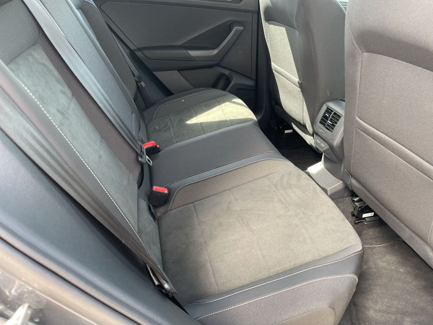 Volkswagen T-Roc - Bild 8