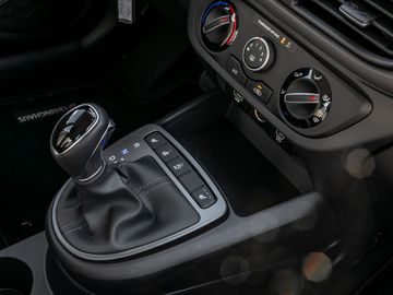 Hyundai i10 1.0 Trend Autom. Kamera Navi Spurhalteassi.