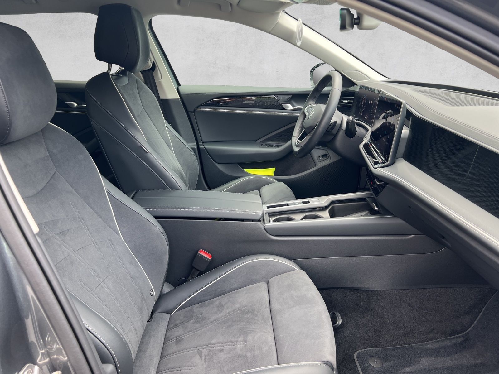 Passat Variant Business 1.5 TSI eHybrid DSG AHK