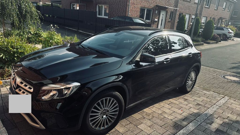 Image of Mercedes-Benz GLA 200