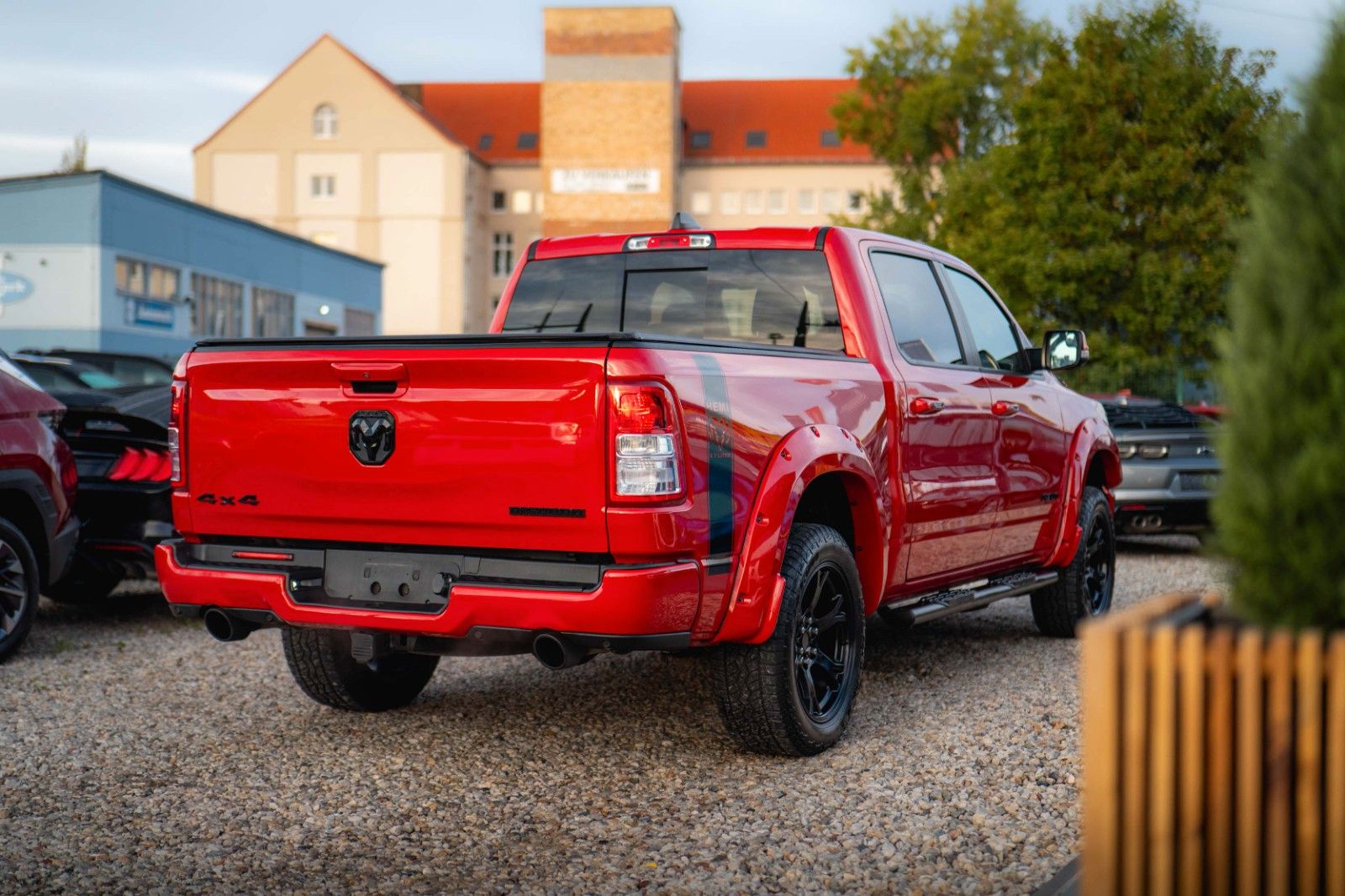 Fahrzeugabbildung Dodge RAM 5.7 V8 HEMI 4x4 LPG BRC Offroad Night-Paket