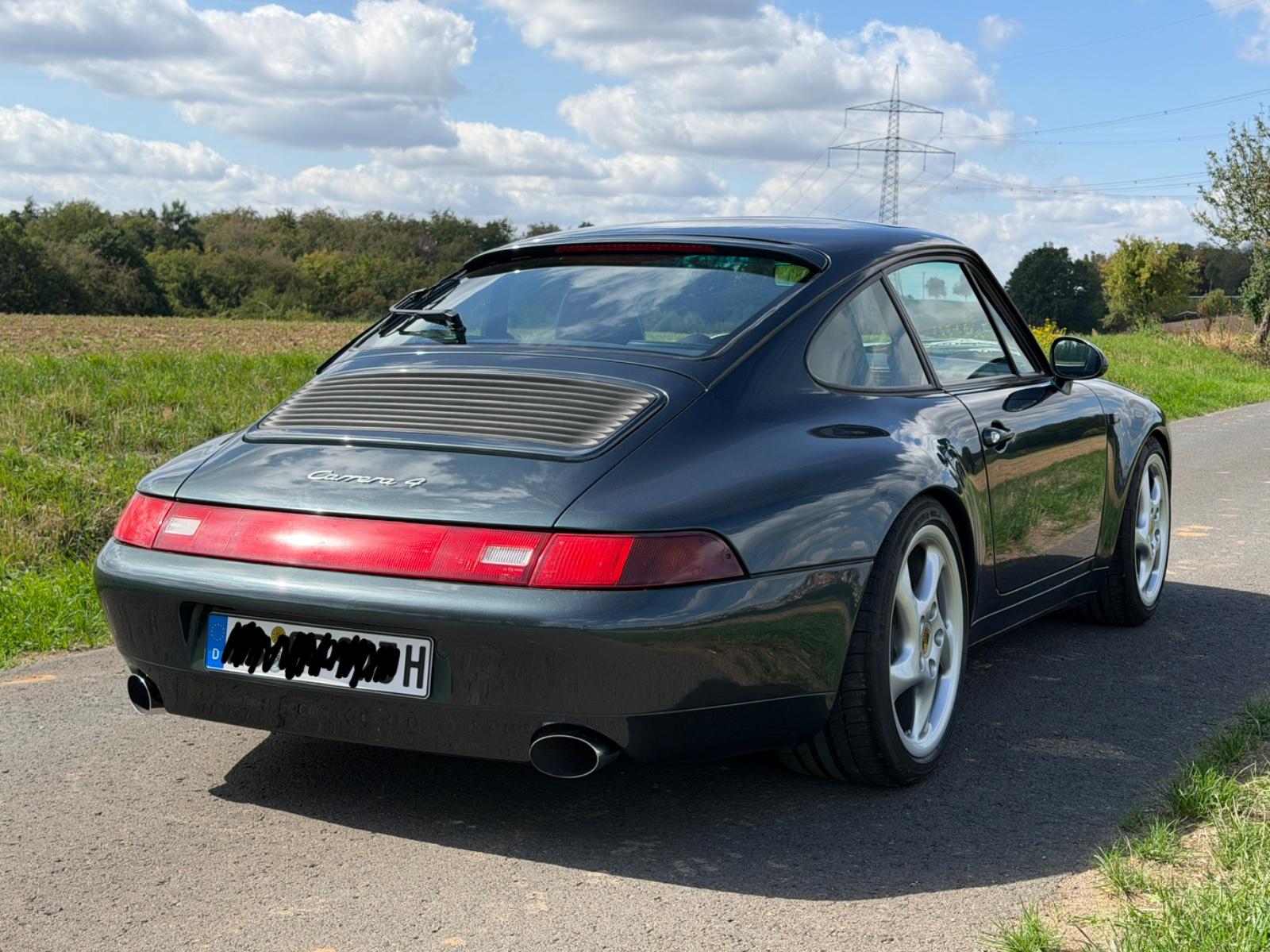 Porsche 993 Carrera 4 Coupé Aventuragrün H-Kennzeichen