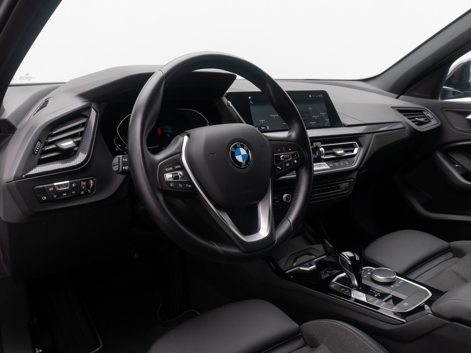 Fahrzeugabbildung BMW 120i Sport Line DAB Kamera AHK LED DriveAss WLAN