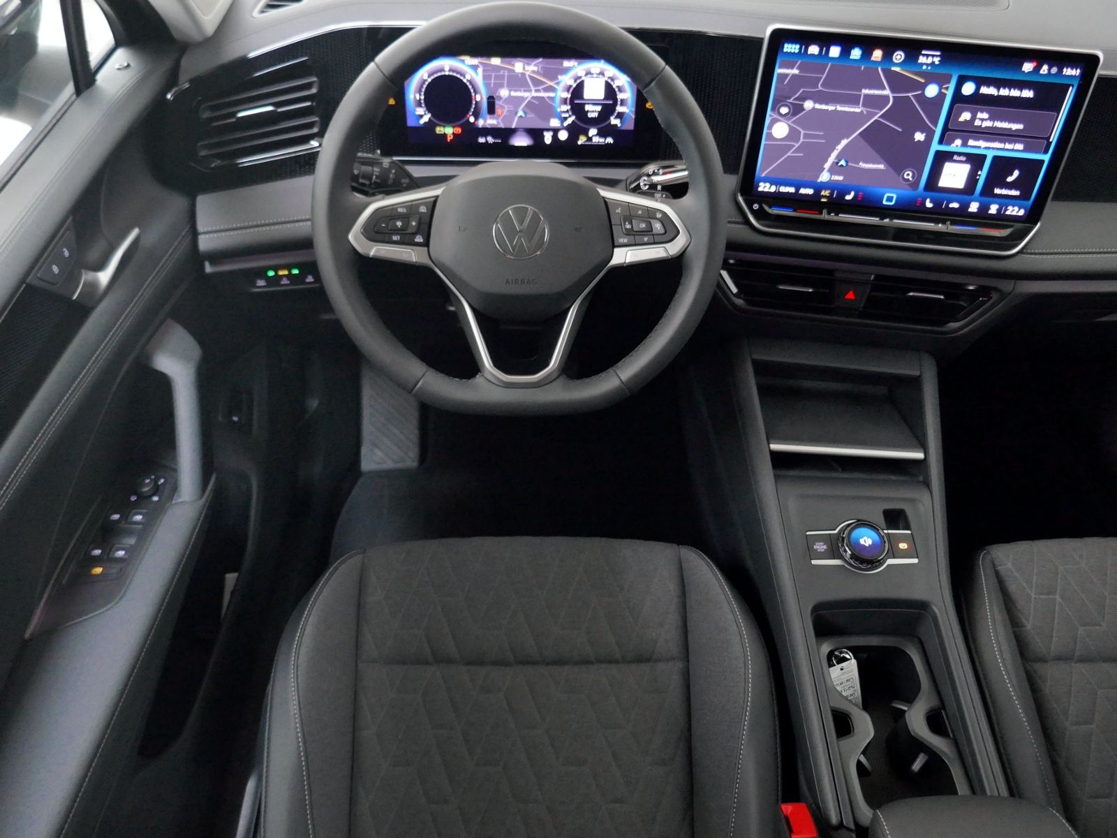 Fahrzeugabbildung Volkswagen Tiguan Life 2.0 TDI DSG | LED AHK RFK ACC