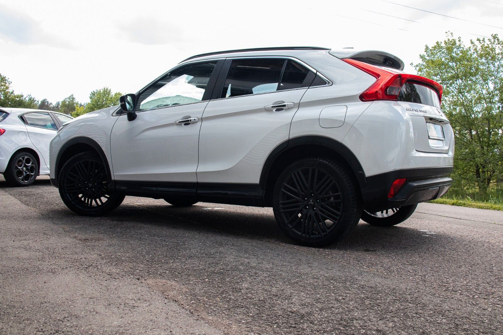 Fahrzeugabbildung Mitsubishi Eclipse Cross Connect 1.5l TB 2WD CVT 1. Hand