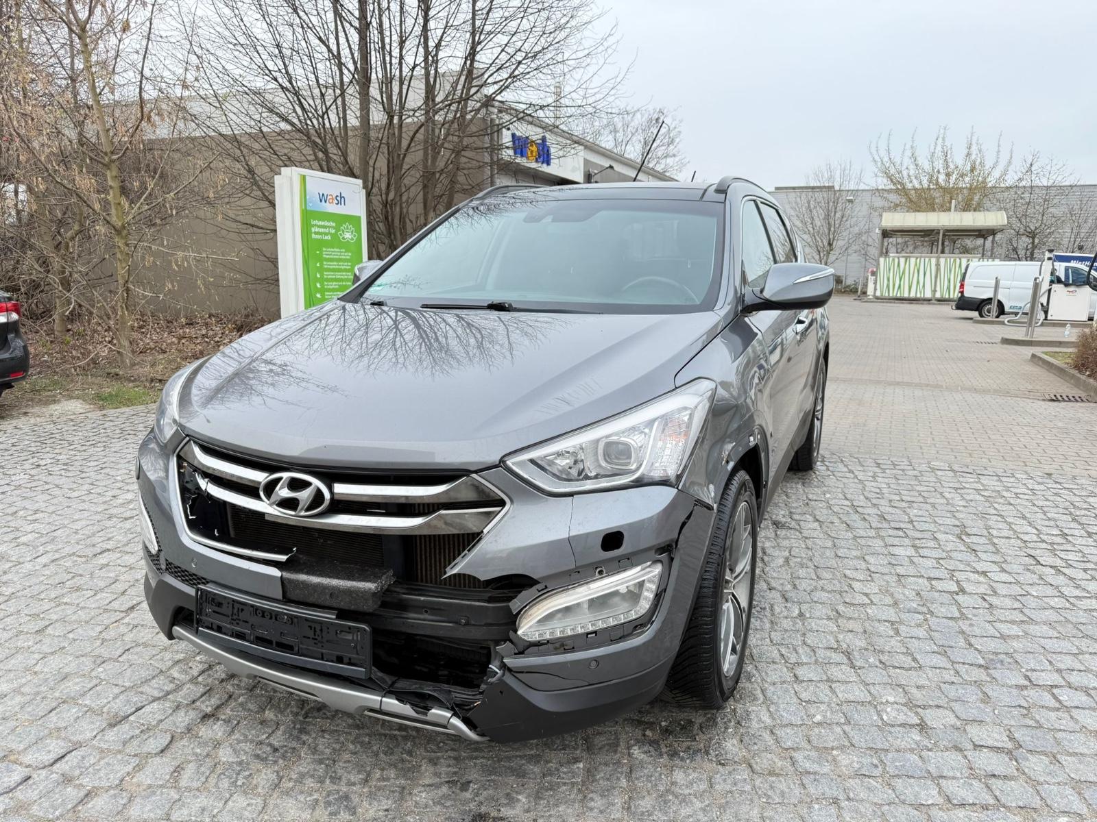 Hyundai Santa Fe Premium 4WD PANO LEDER NAVI