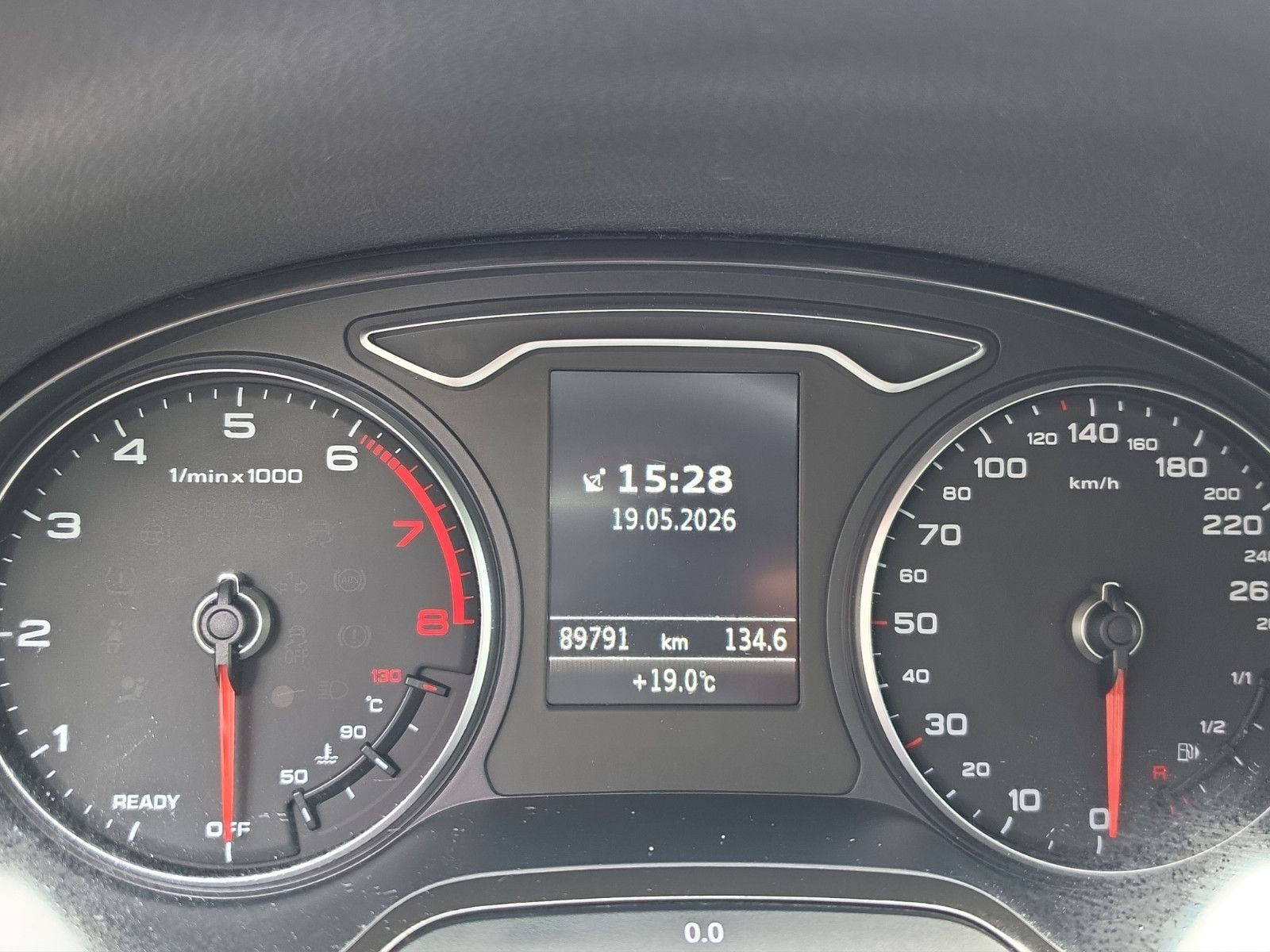 Fahrzeugabbildung Audi A3 Limousine ambition SERVICE TÜV NEU