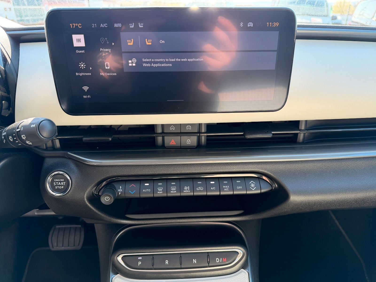 Fahrzeugabbildung Fiat 600 Hybrid La Prima R-Kamera+Massage+LED+8-Fach