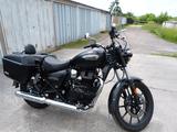 Royal Enfield Meteor 350 Stellar Black - CHOPPER VON 251 BIS 500 CCM