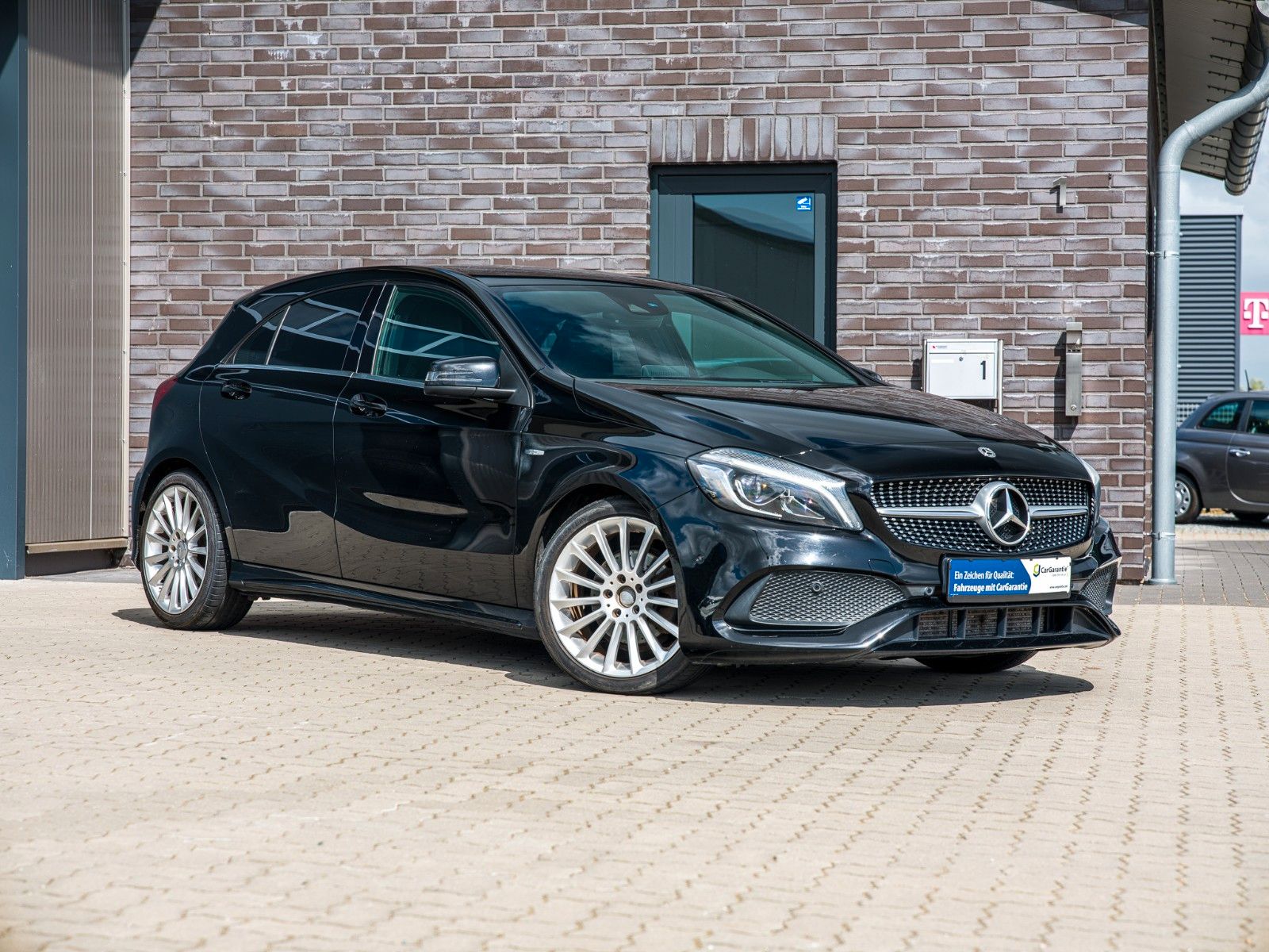 MERCEDES-BENZ A 200 CDI AMG-SHZ-LED-AHK-8Fach-Teilleder-