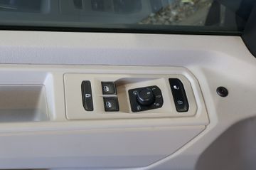 Volkswagen T7 Multivan - 12