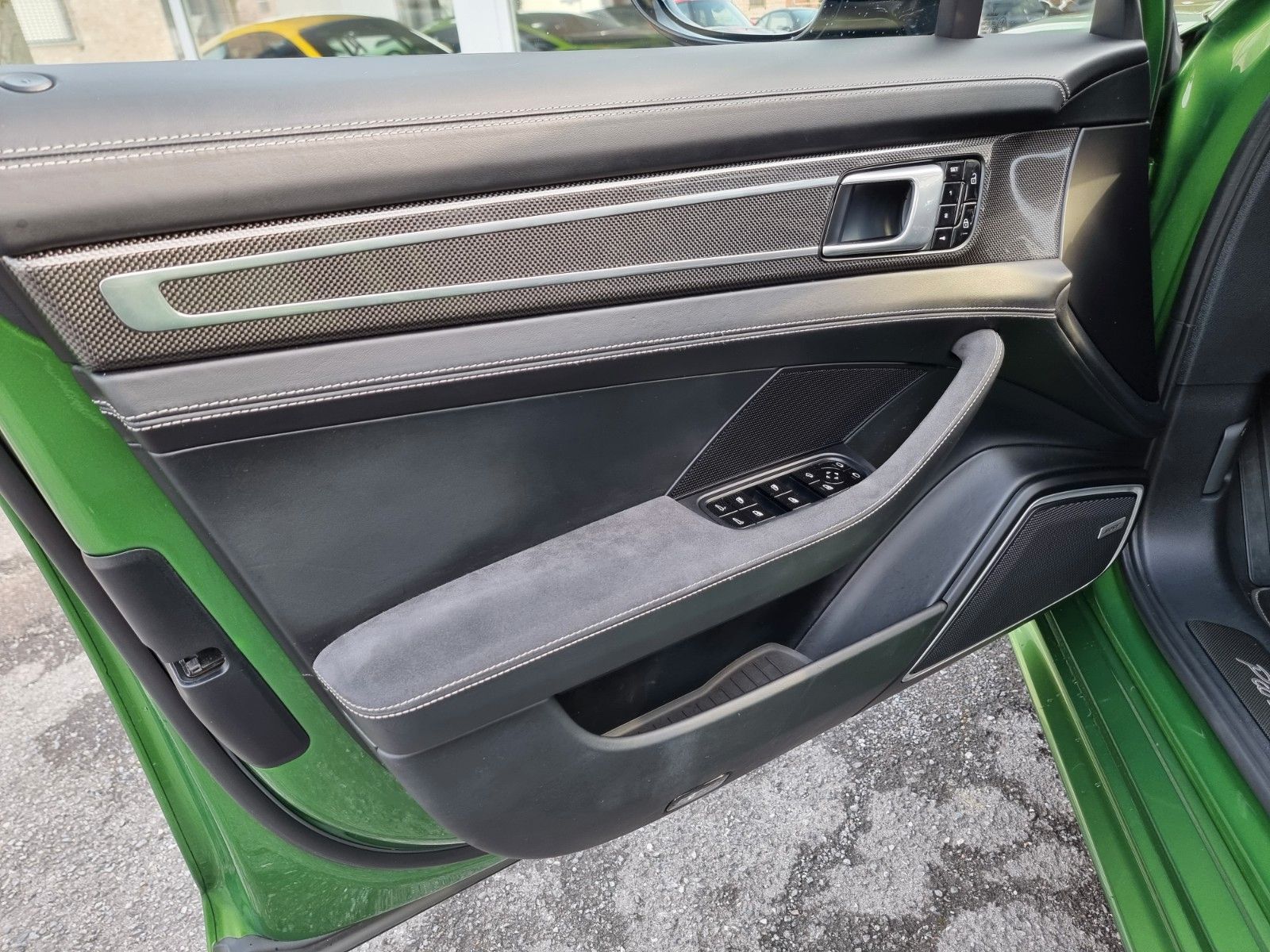 Fahrzeugabbildung Porsche Panamera Sport Turismo GTS/Mambagrün/Appr. 09/27