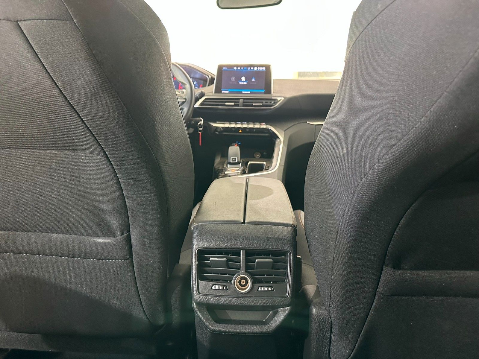 Fahrzeugabbildung Peugeot 5008 Active 1.5D NAVI/LED/PDC/TEMPOMAT