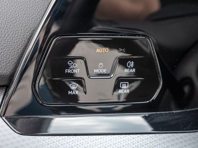 Golf VIII 1.5 eTSI Active SHZ ACC HUD MATRIX-LED