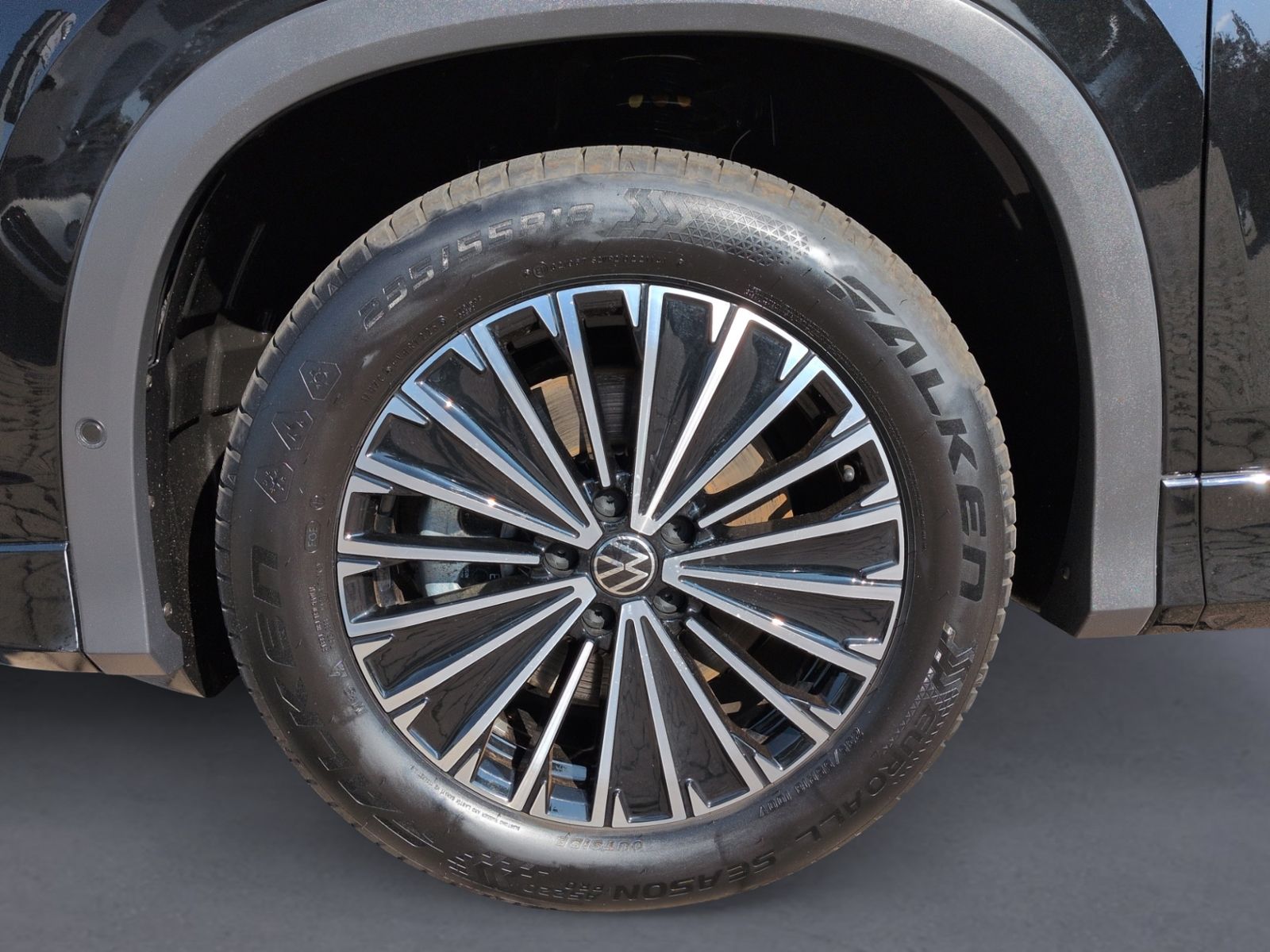 Tayron 1.5 TSI DSG Hybrid ELEGANCE AHK+LED+NAVI+