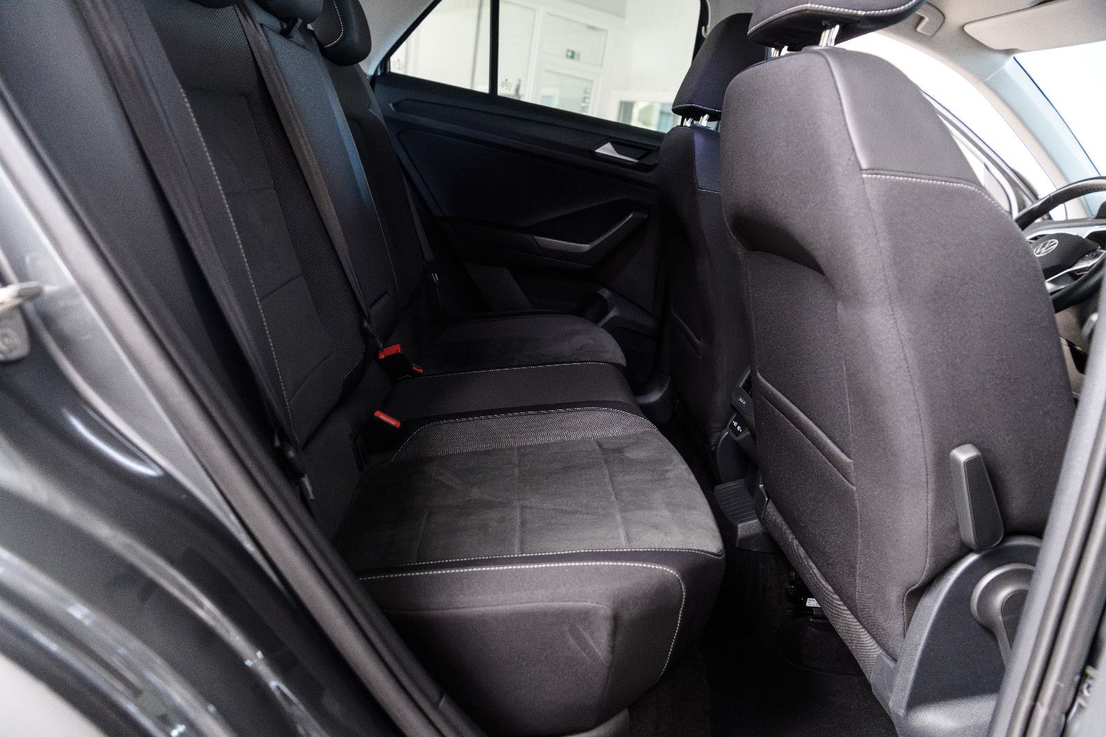 Fahrzeugabbildung Volkswagen T-Roc Style 2.0l TDI DSG + Navi + ACC + Keyless