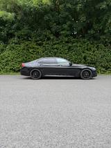 BMW 740LdxDrive-M-Paket-Chauffeur Assistent-sky-Voll - : Limousine, Chauffeur