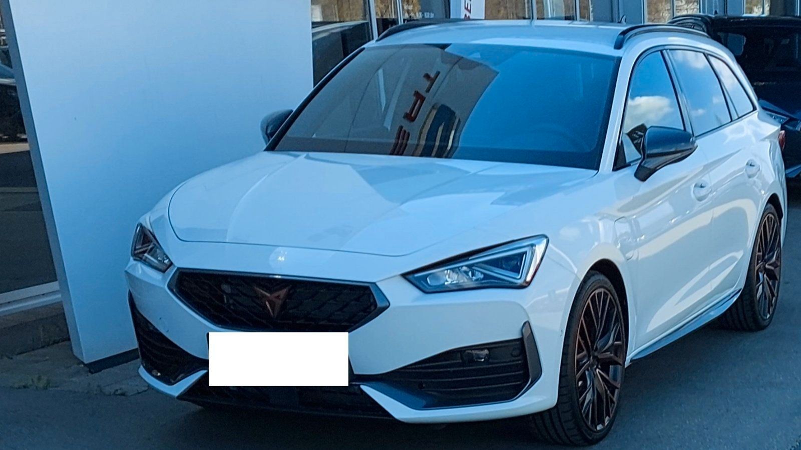 CUPRA Leon 1.4 e-HYBRID 180kW ST mit Anhängerkupplung