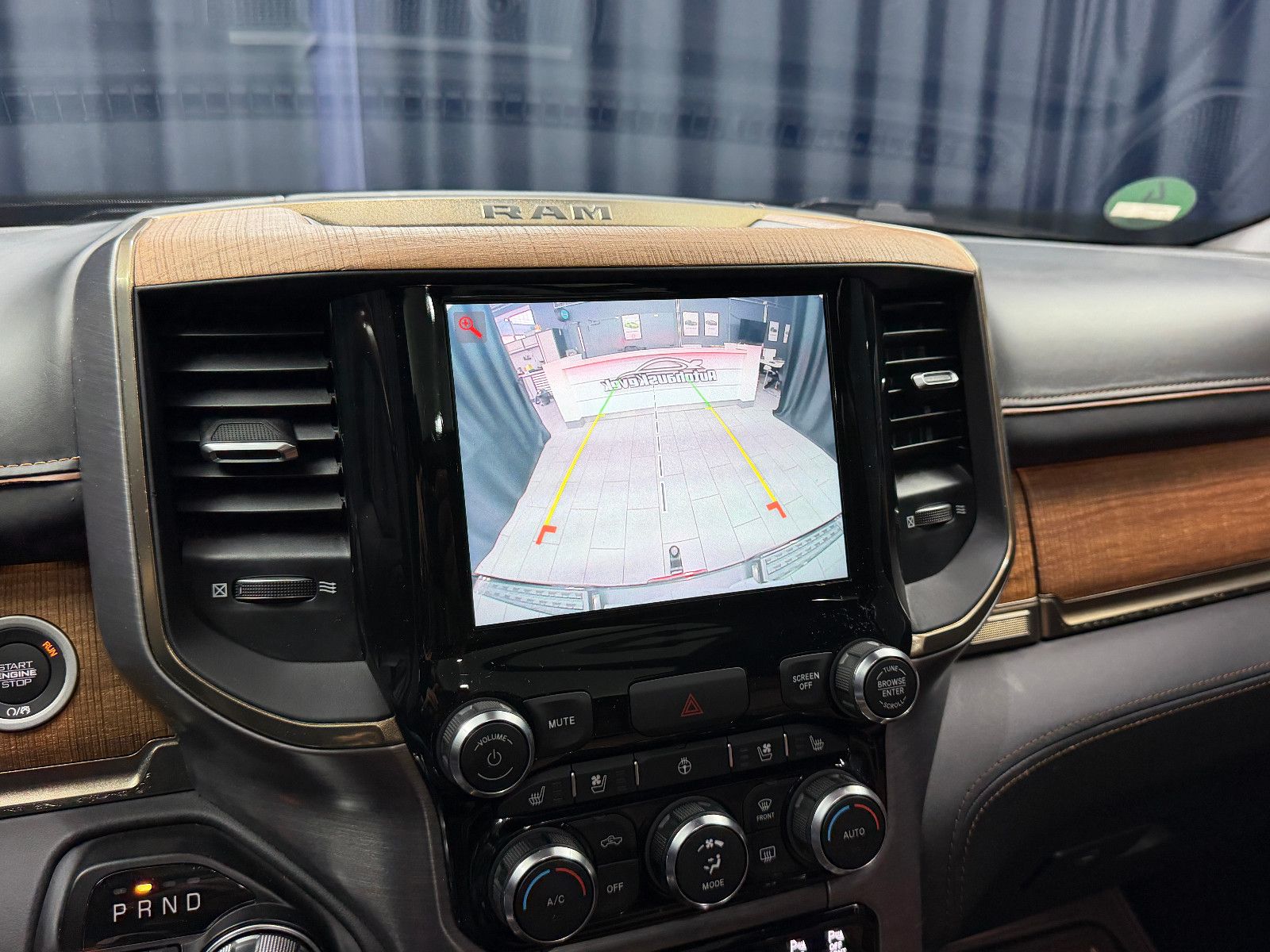 Fahrzeugabbildung Dodge RAM 1500 5.7 HEMI 4x4 Longhorn|AHK|NAVI|PANO