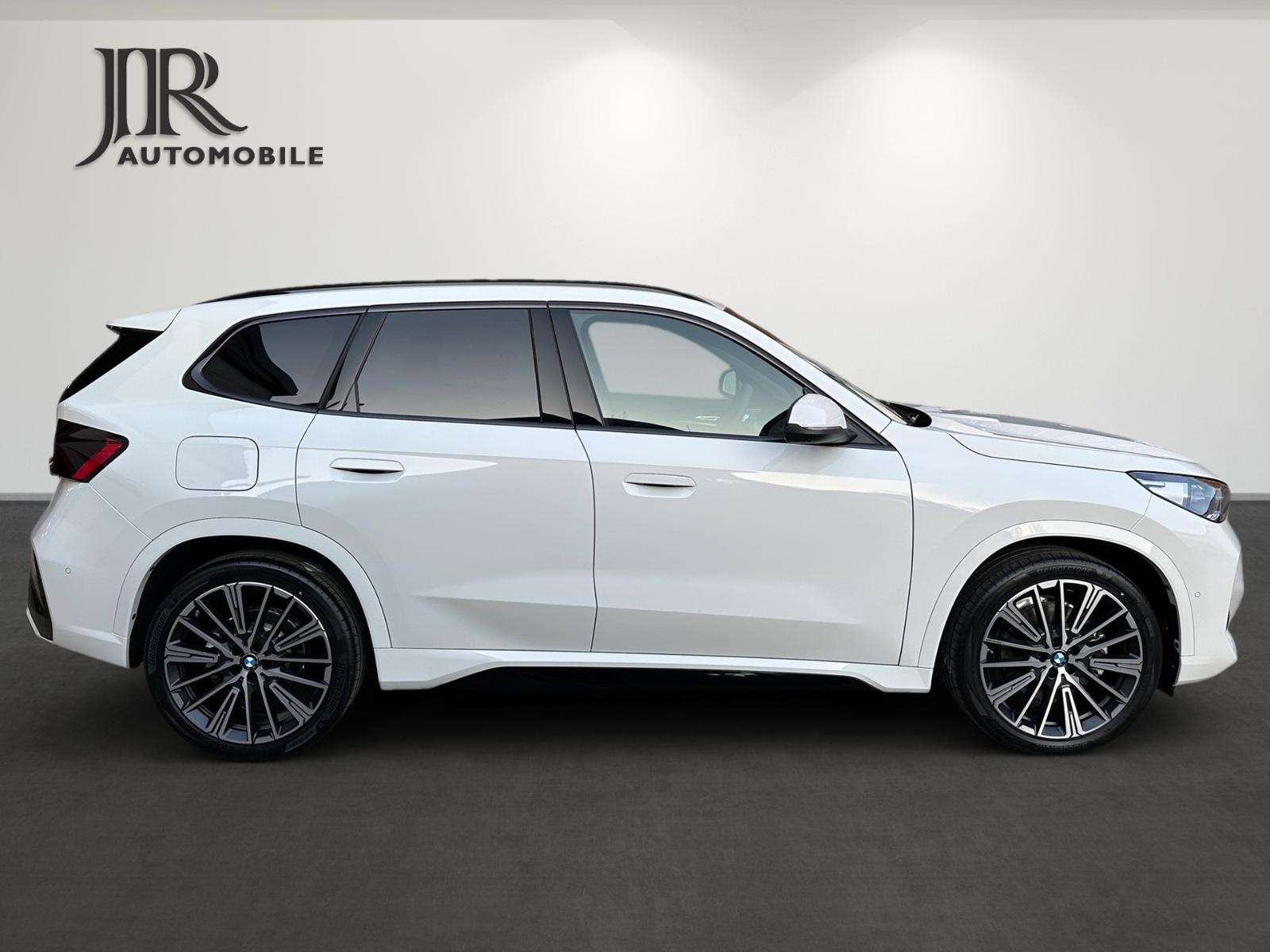 BMW X1 23 d xDrive M Sport   AHK,LED,Head-up-Display